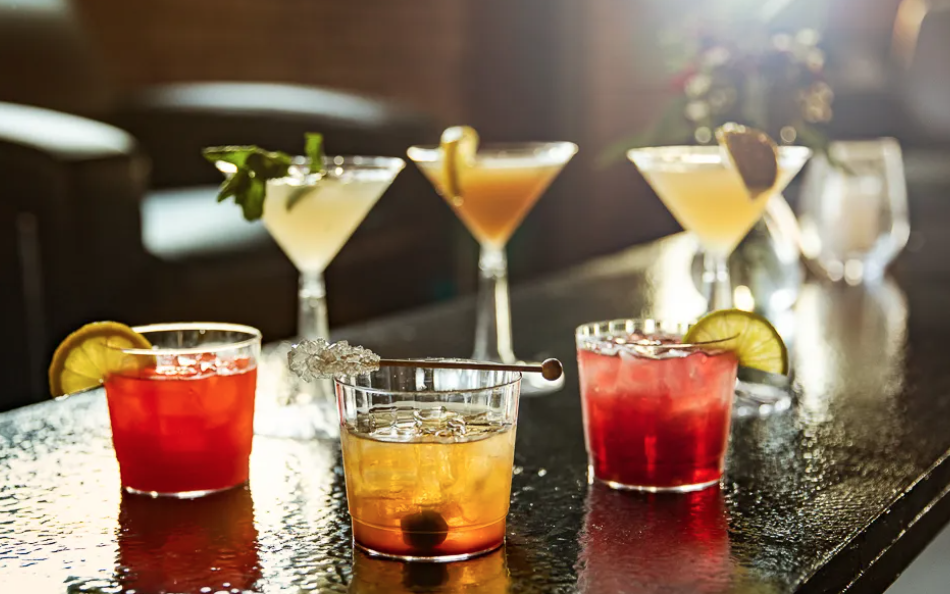 Cocktails and Live Music At Galas